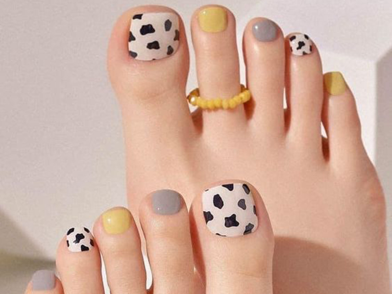 Read more about the article Summer-Inspired Gel Pedicure Designs You’ll Love