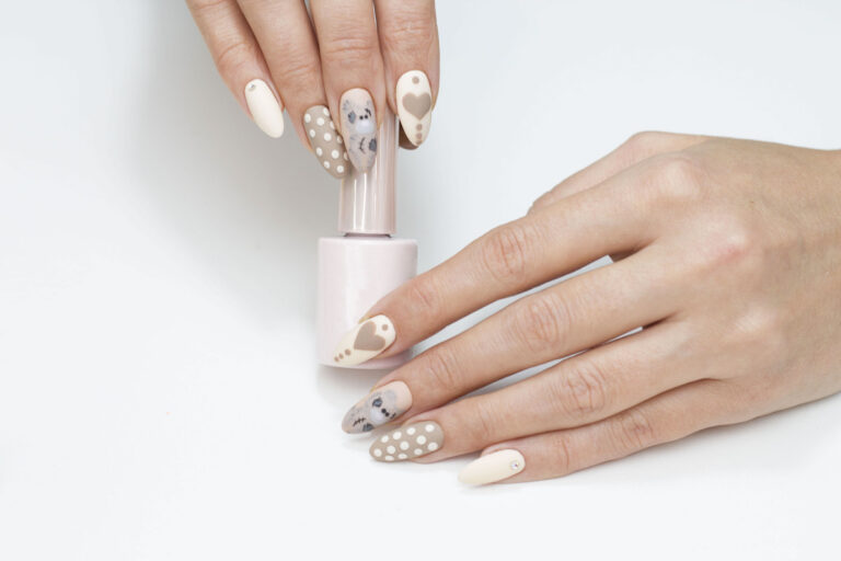 Read more about the article Transform Your Look with Stunning Stiletto Nails Trends!