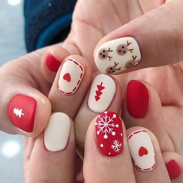 Read more about the article Nail It This Christmas: Techniques for Stunning Seasonal Manicures!